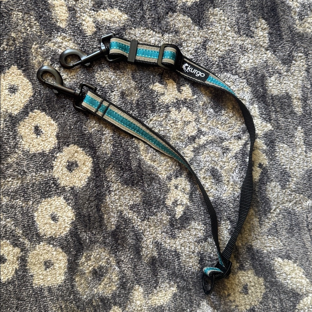 Kurgo Black and Teal Pet Leash Splitter